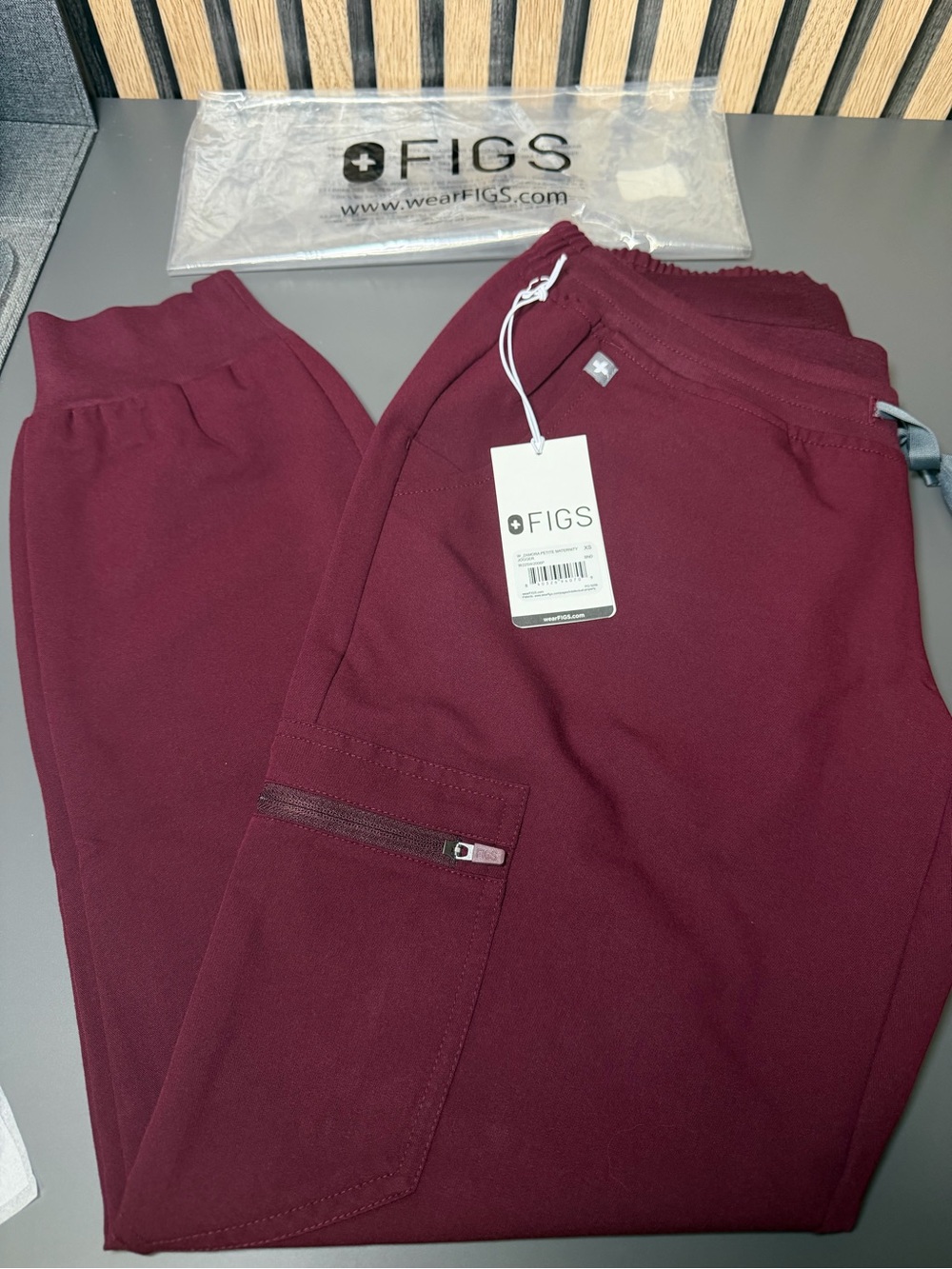 NEW! FIGS Woman’s XS Zamora Petite Maternity Jogger Technical